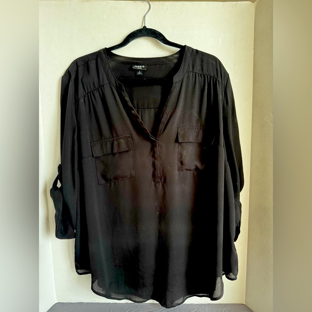 Torrid, Harper, 3/4 sleeve, black , Size 2 (18-20), used, no rips or tears.